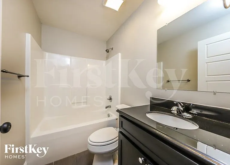 621 Dobson St — Photo 11