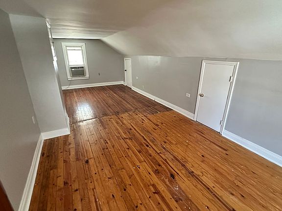 2nd image of 1728 Courtney Ave