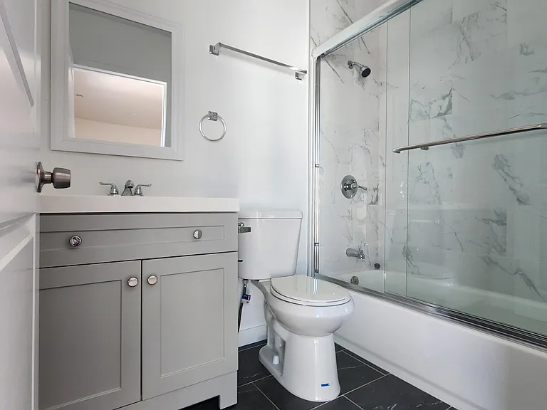 1147 N Kenmore Ave — Photo 21