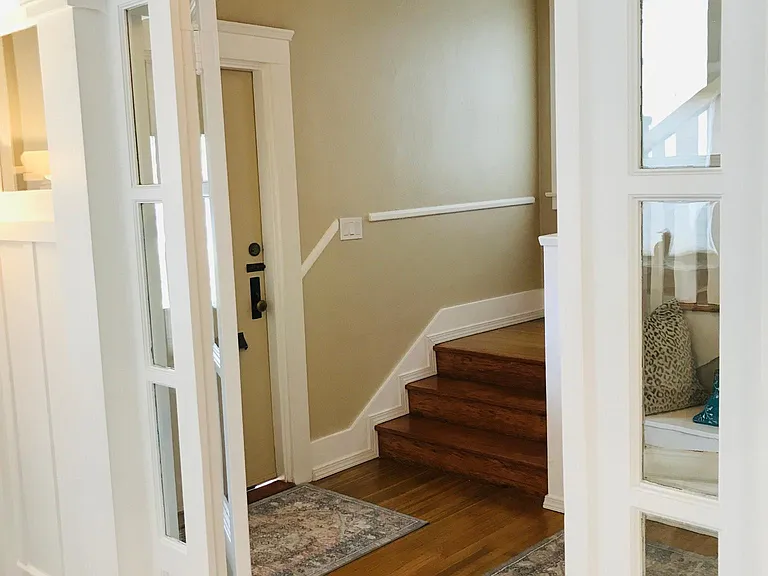 542 W 5th St — Photo 31