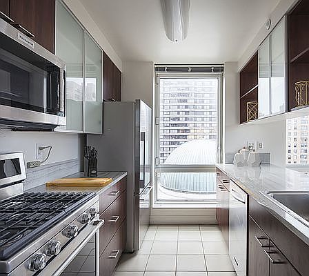 5th image of 215 E 96th St APT 5P