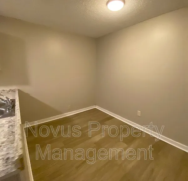 124 Bowen St #H — Photo 7