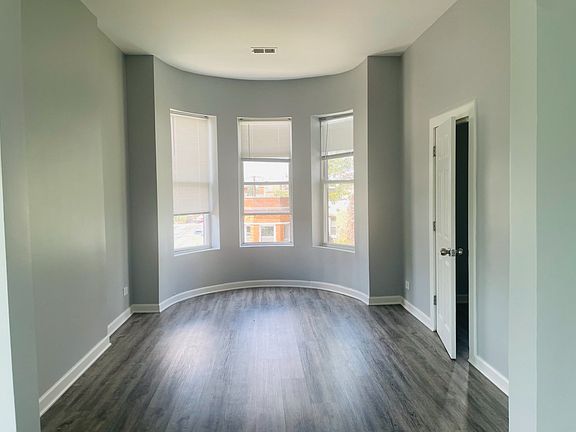 5th image of 3359 W Flournoy St APT 3