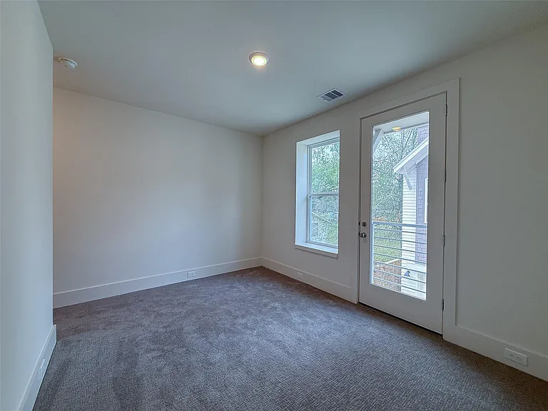 879 Rachel St #F — Photo 18