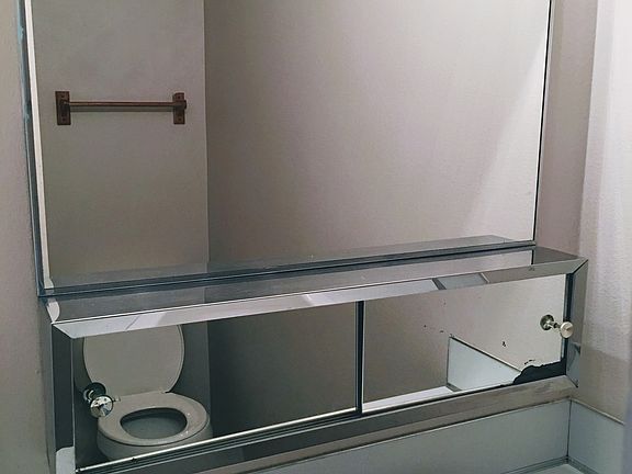 Upstairs 1.5 bathroom