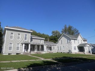 260 3rd St, Manistee, MI 49660
