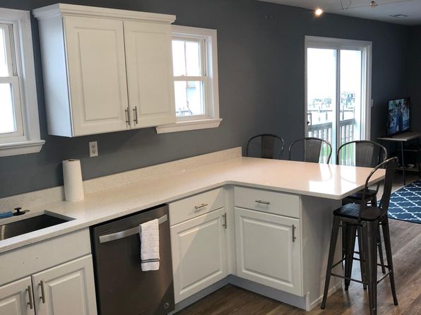228 Bay Ave