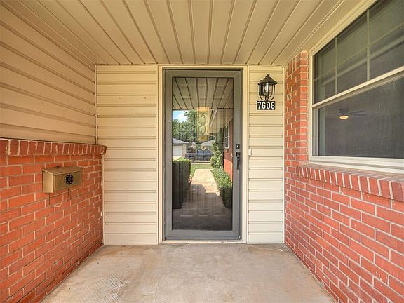 3rd image of 7608 NW 25th St