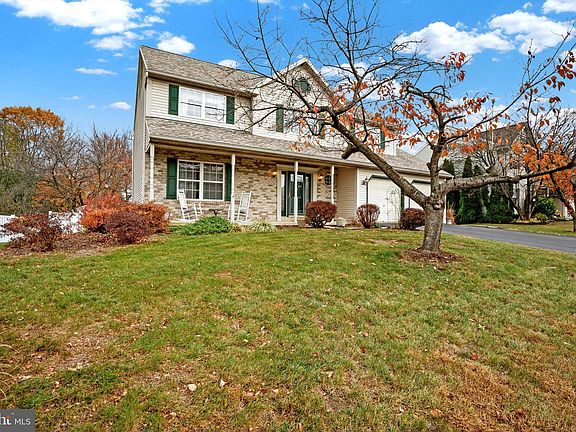 2nd image of 109 Carmen Dr