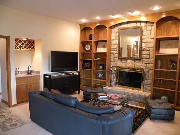 2nd image of 1004 Arcaro Dr