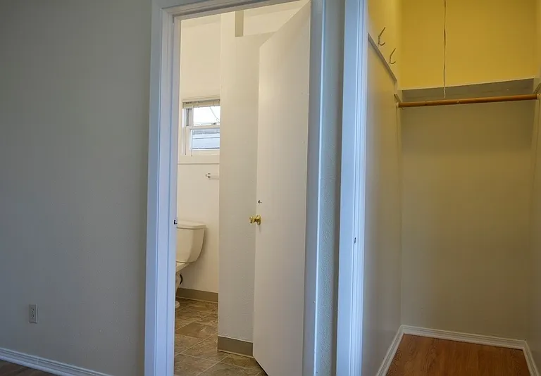 2704 NE Sandy Blvd — Photo 8