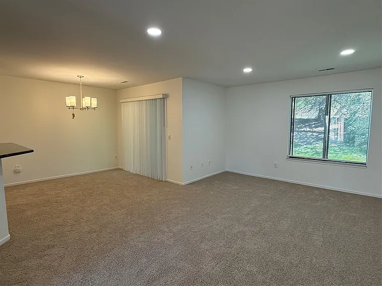 6560 Ridgefield Cir #104 — Photo 7