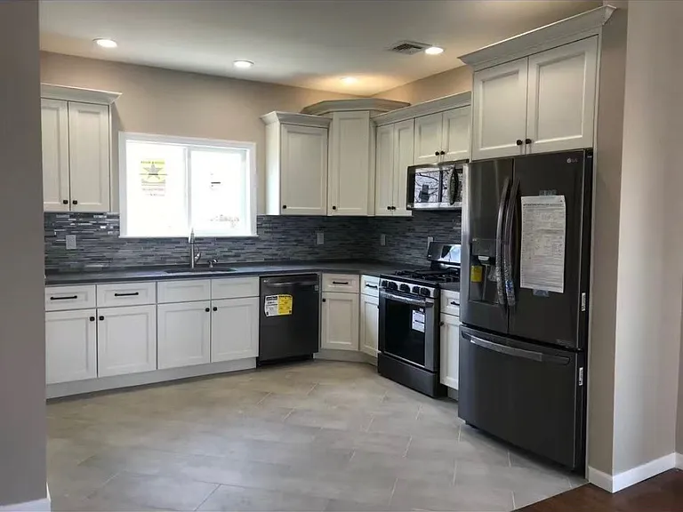 126 Mills Ave #2 — Photo 3