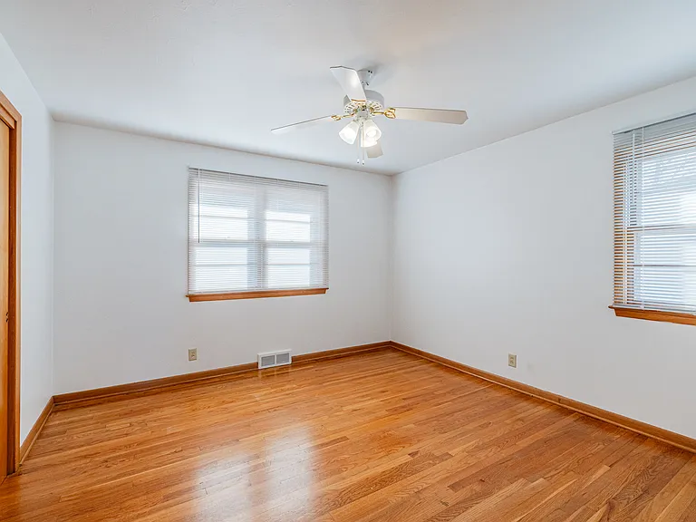 5700 Normal Blvd — Photo 16