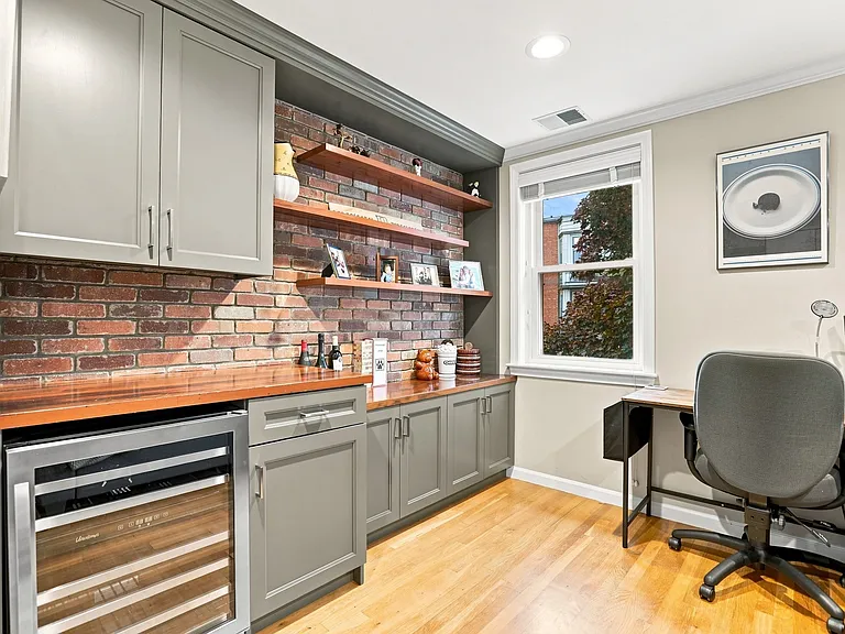 21 Main St #C — Photo 5