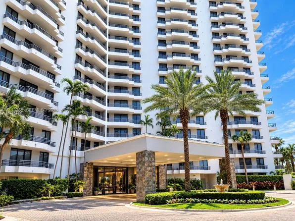 3300 NE 191st St APT 117, Aventura, FL 33180