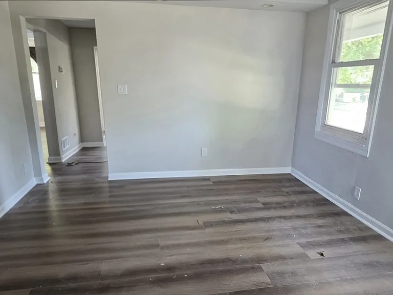 243-245 Cincinnati Ave — Photo 4