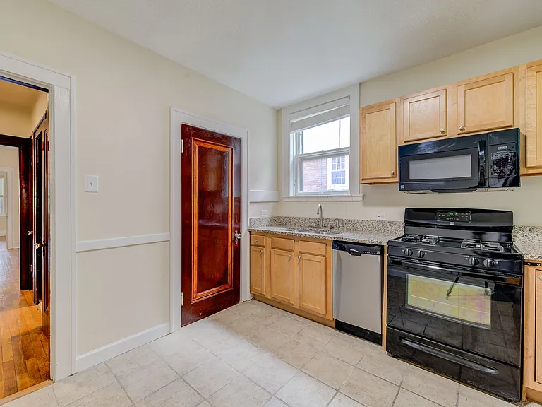 (201) 7230-32 Forsyth Blvd — Photo 18
