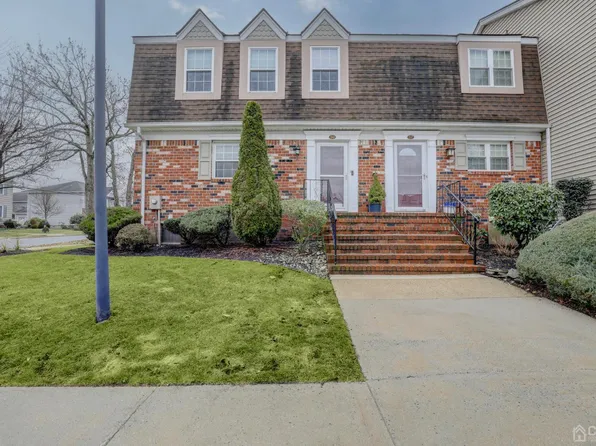 59 Heritage Ln, Fords, NJ 08863