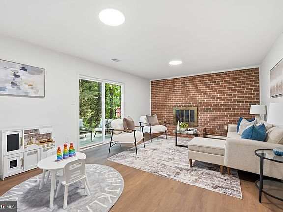 4th image of 10196 Bessmer Ln