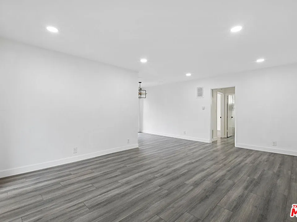 807 N Alfred St #1