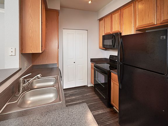 2nd image of 4699 Kittredge St Unit 3-326