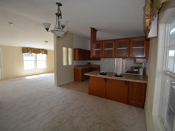 2nd image of 7087 Manor Ave