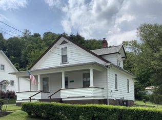 711 Chimney Rocks Rd, Hollidaysburg, PA 16648
