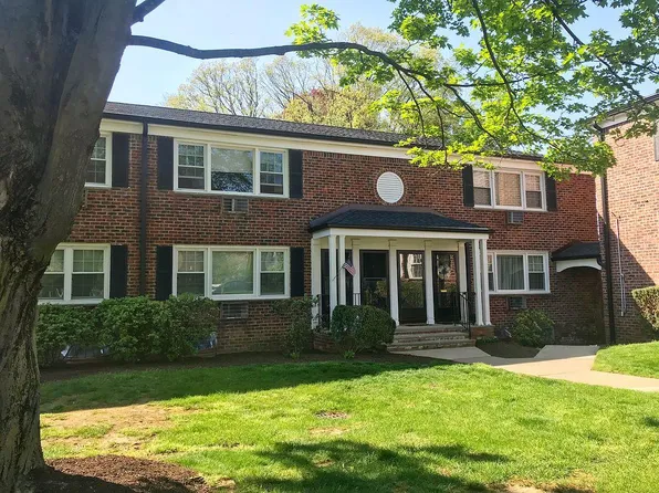 211 Pitney Pl, Morristown, NJ 07960