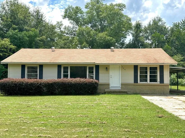 208 11th St, McComb, MS 39648