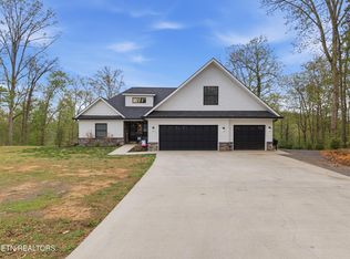 946 Parks Ferry Rd, Friendsville, TN 37737