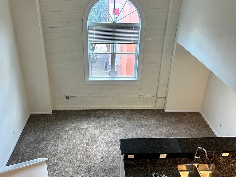 221 Glen St. — Photo 8