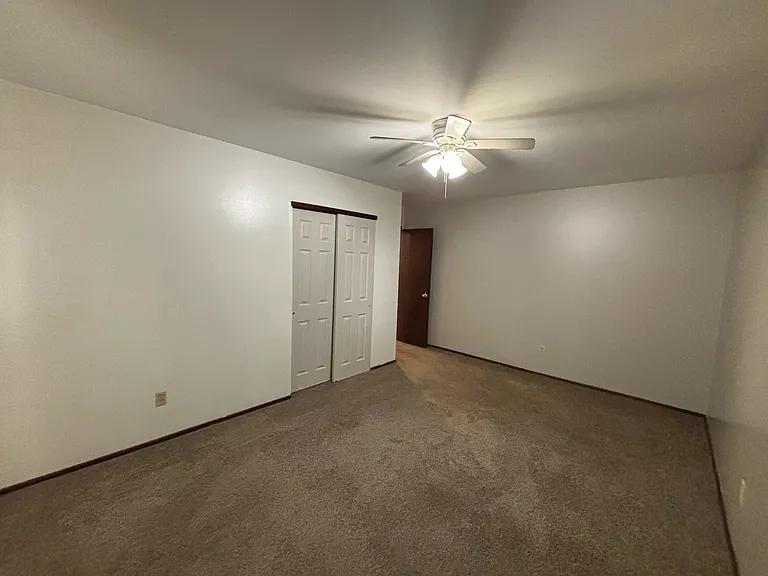 207 S Edwards Ave — Photo 7