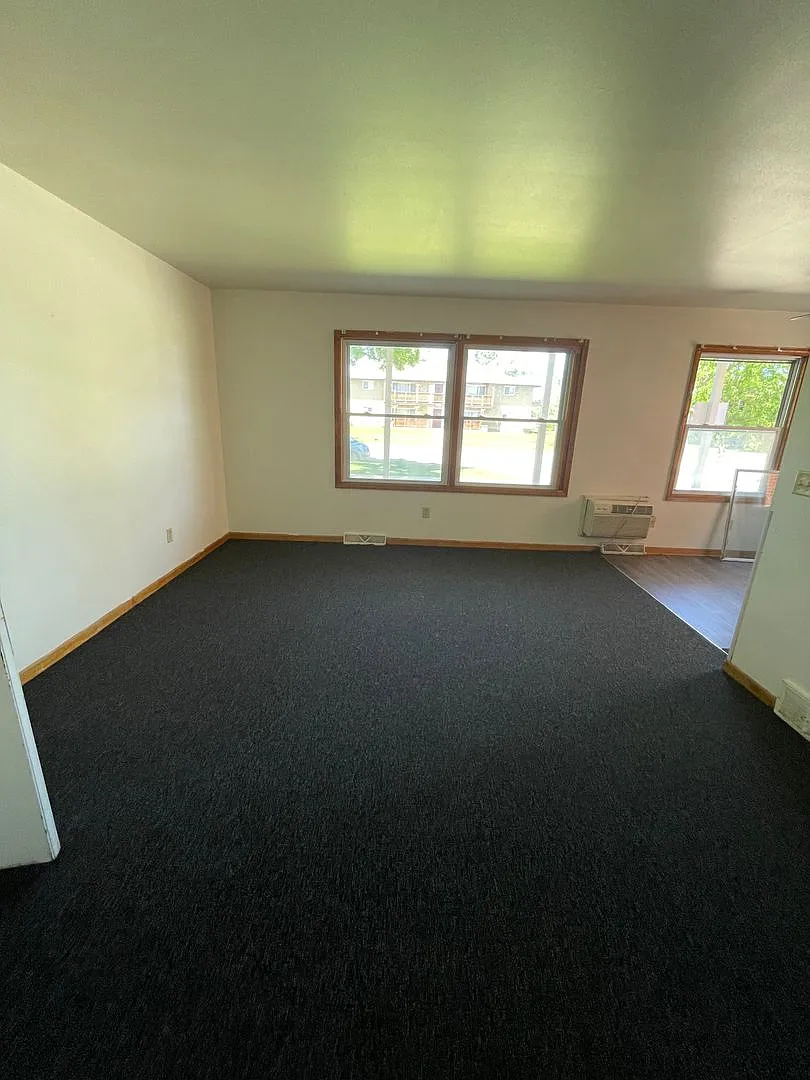 8809 West Villard Avenue — Photo 4