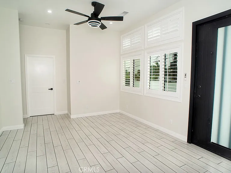 13310 1/2 Glenoaks Blvd — Photo 23