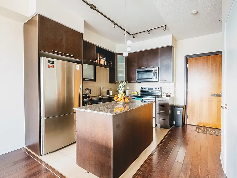 500 Sherbourne St #1808 — Photo 17