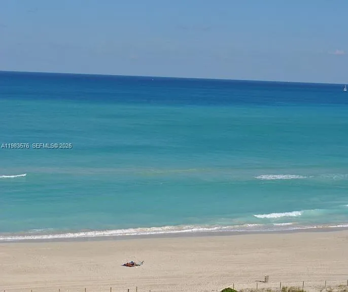 6039 Collins Ave #1006 — Photo 8