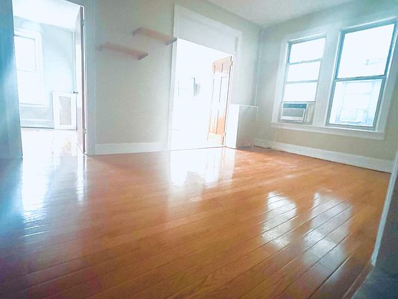 2nd image of 2450 27th St APT 1F