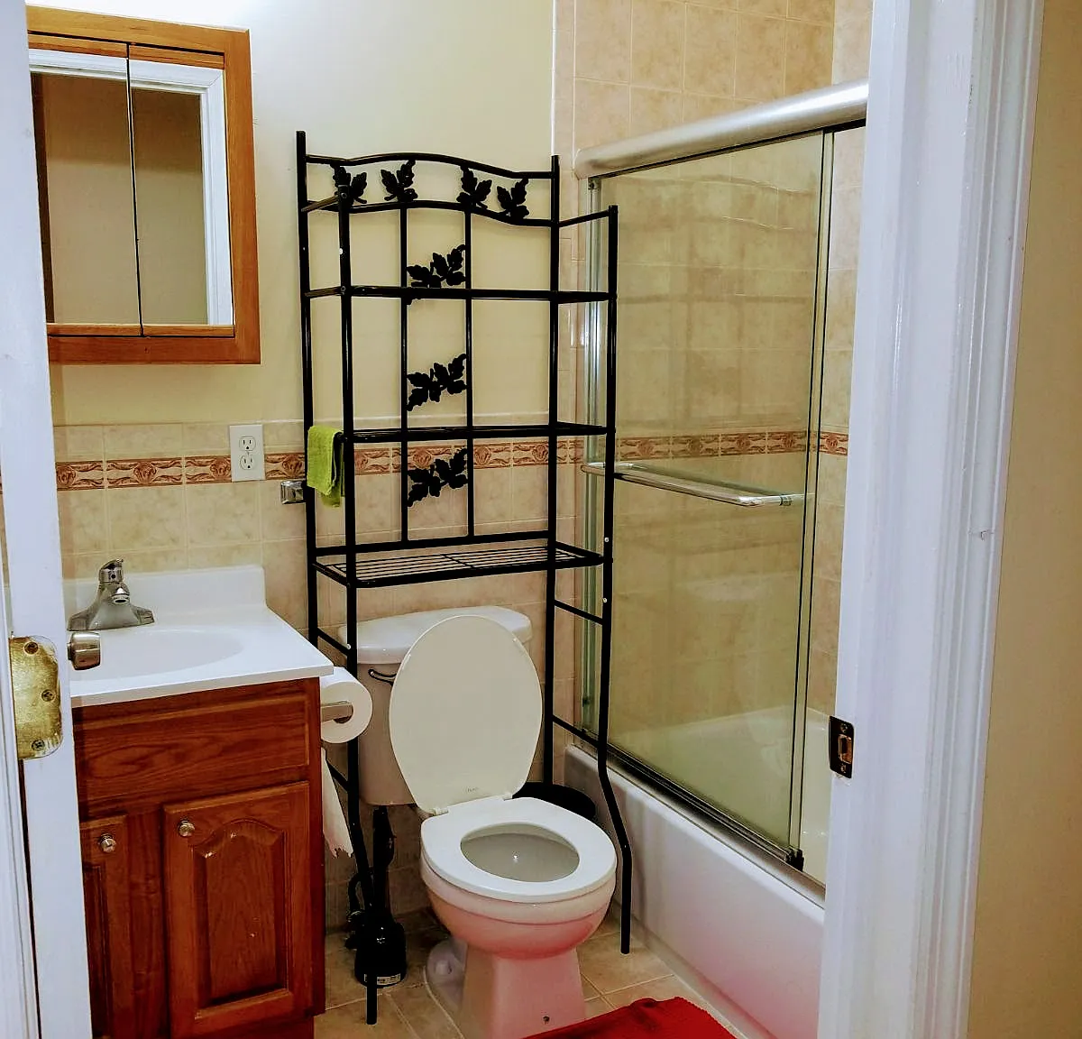 3 bed, $1,200 — Photo 3