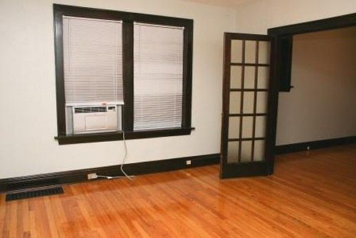 2nd image of 3326 Lawn Ave