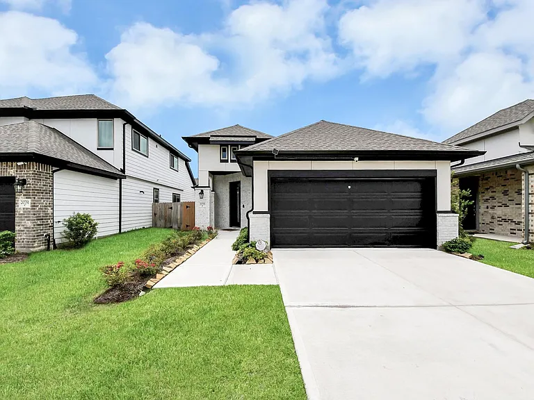 20755 Sunseed Dr — Photo 32