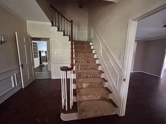 2nd image of 1010 Pamela St