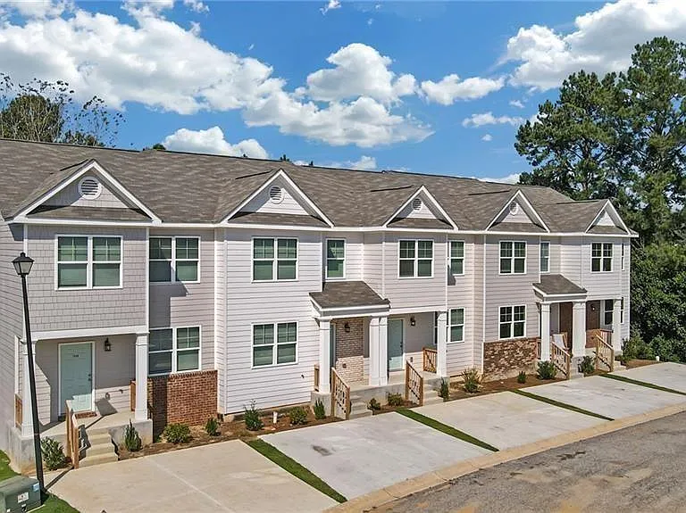 2832 Laurel Ridge Cir — Photo 1