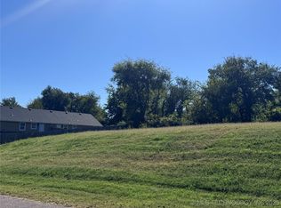 1030 N Hickory St, Ada, OK 74820