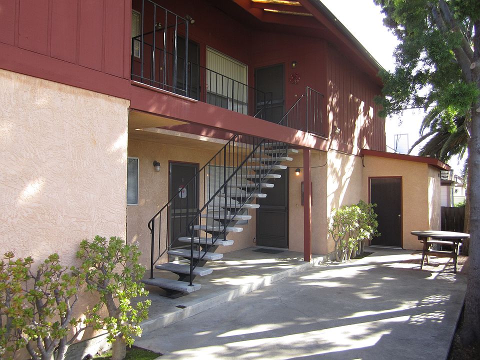 2nd image of 1229 Peach St #11389712