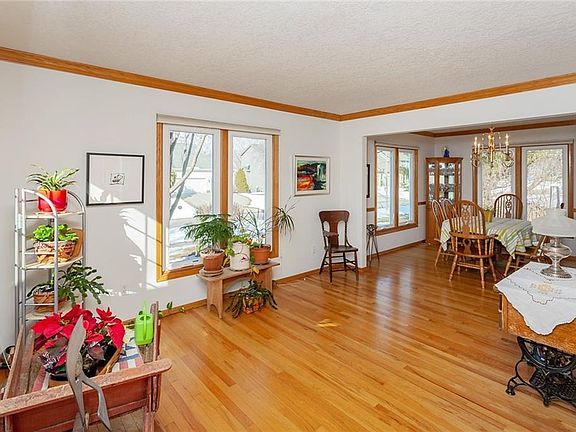 3rd image of 6563 Orchard Dr