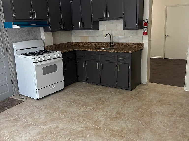 407 Hudson St #1 — Photo 10