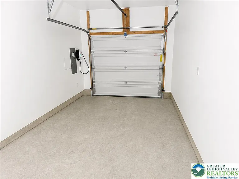 1143 Lova Ln — Photo 21