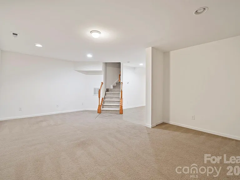 413 Armour St — Photo 28