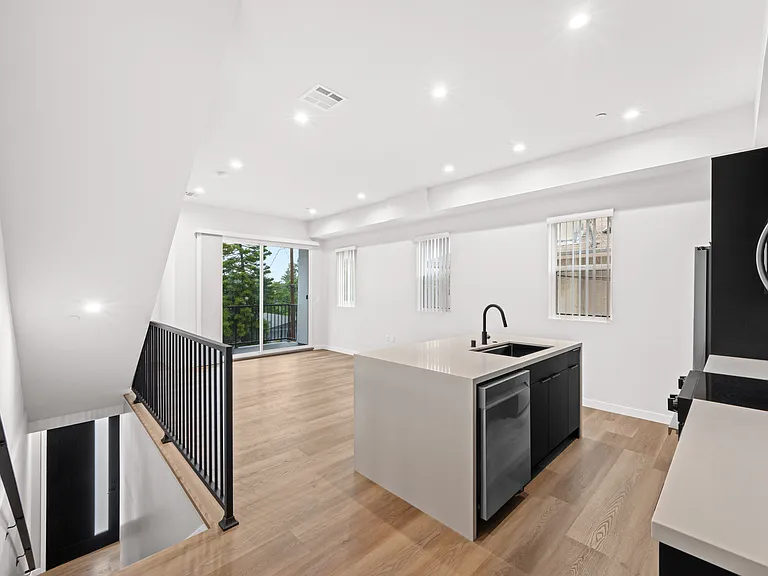 336 N Reno St — Photo 14